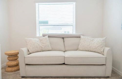 Brand New Designer Home - 5 minutes from East Port - Foto 13