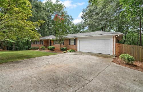 Large House Near Truist Field 15 mins to ATL and Six Flags - Foto 6