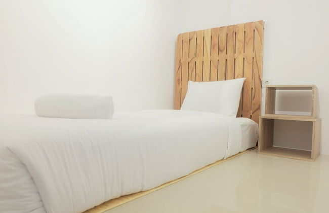 Stylish and Modern 2BR Bassura City Apartment - Photo 5