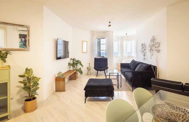 Chic 3BR Apt on the Beach by Sea N' Rent - Foto 14