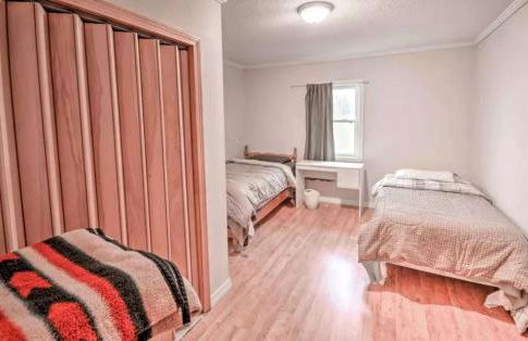 Spacious Family Lake Vacation Rental near St David, Maine - Foto 7