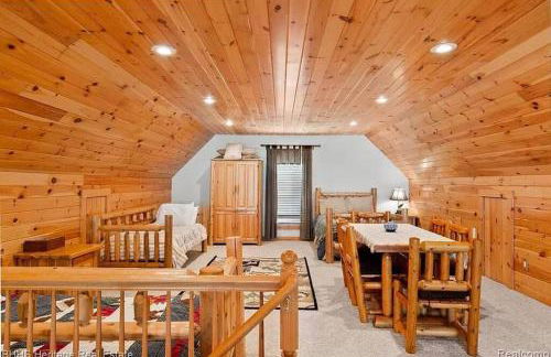 Newer Cottage on the Lake, ample space for boats - Foto 11