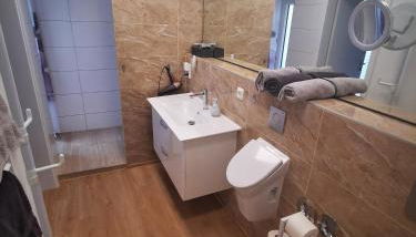 Rheinufer am Hindenburgpark - Foto 4, towels, Shower