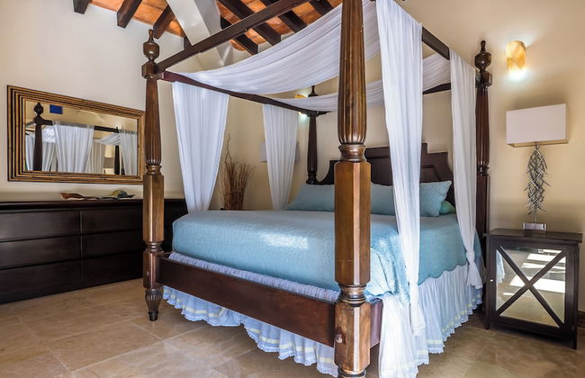 Fully Staffed, Beach Frontage Luxury Villa - Foto 49