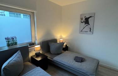 Frankfurter 21 Haus - 2 WE, 2 Küchen, 2 Bäder, 6 SZ, 19 Betten - Foto 9