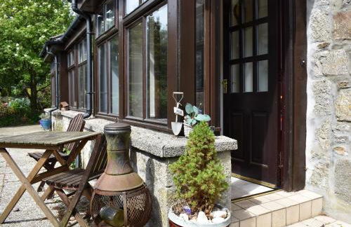 Middle Lodge - Photo 13