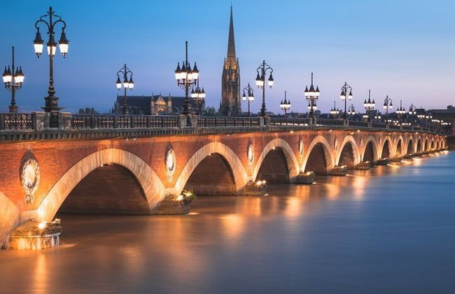 Bordeaux Exploration Game and City Tour on your Phone - Photo 9