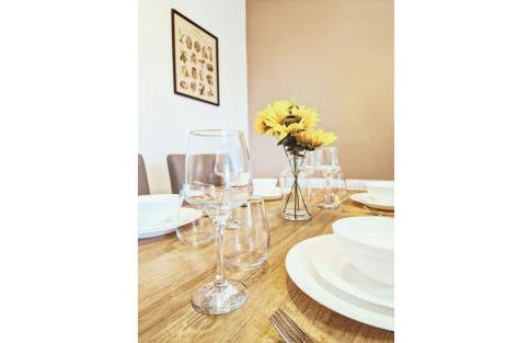 Lodginet Stays - County View - 1BR Flat 4 - Photo 10