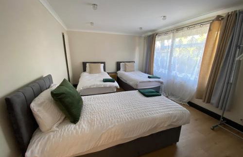 Luxury 5 Bedrooms House in Milton Keynes - Foto 5