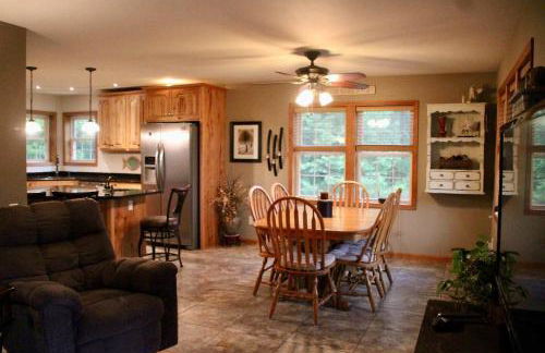 Family Friendly Home Near Trails & Live Music 3 Bedroom - Foto 31