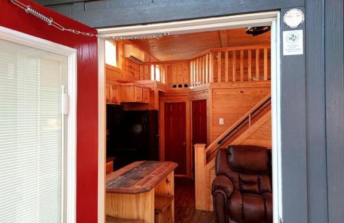 Lakefront Cottage with Hot Tub & Sunset Views - Foto 4