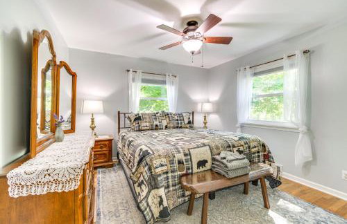 Near Trails and Wineries Victor Getaway with Fire Pit - Foto 13