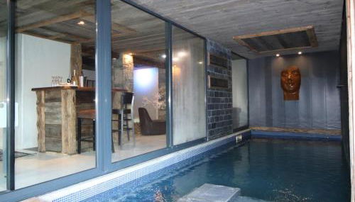 Prestigious Chalet with Pool & Hot tub, Mountain Views for 19 Guests - Foto 3