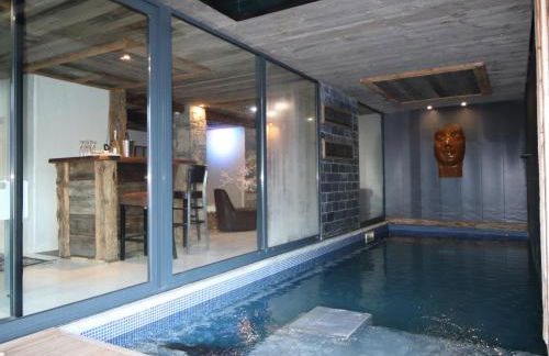 Prestigious Chalet with Pool & Hot tub, Mountain Views for 19 Guests - Foto 3