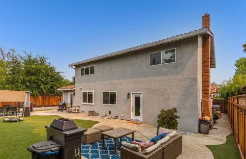 Spacious 5BR San Jose Home w Parking & Backyard - Foto 20