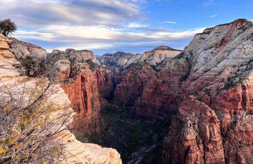 Cozy Home Between Zion & Bryce - Photo 7