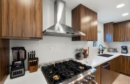 The Maya - Entire Hotel Buyout - Private Gym - Private Game Room - Private Living Area - Foto 58