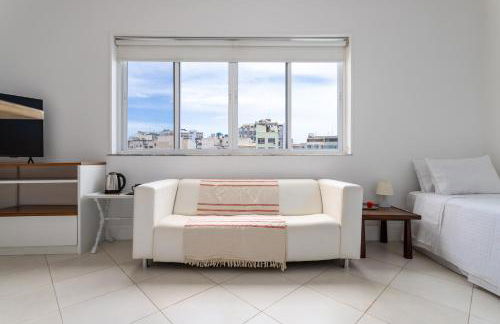 32-COP · CurtaCopacabana: Studio funcional com tudo embaixo - Foto 7