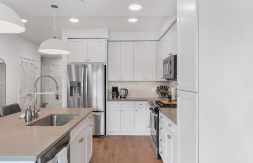 Designer 1BR with Pool and Htub - Foto 12