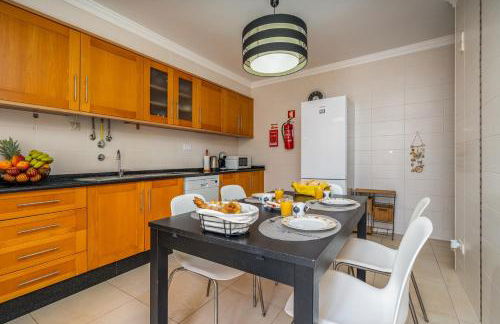 Bright & Spacious Flat by HostWise - Foto 3