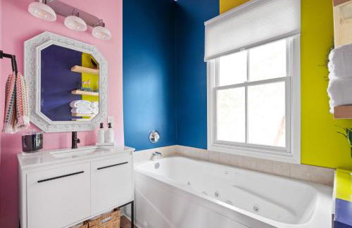 INSTA worthy Home! *Sleeps 8* - Walker's Point! - Foto 63