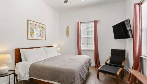 Fabulous Classy and Comfy 3BD 2BA Home and Parking - Foto 2