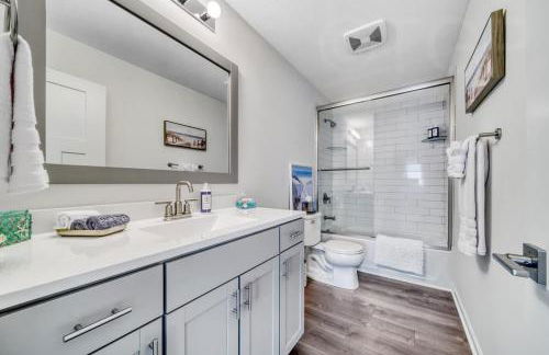 SoHa Year Round Heated Indoor Outdoor Pool - Photo 28