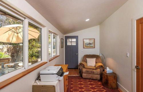 The Haven -In Town, NEWLY remodeled, Private, Stocked - Foto 13