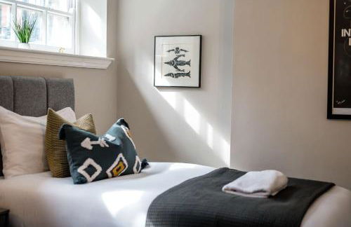 Picasso's Place Liverpool Apt Sleeps 9 - Foto 16