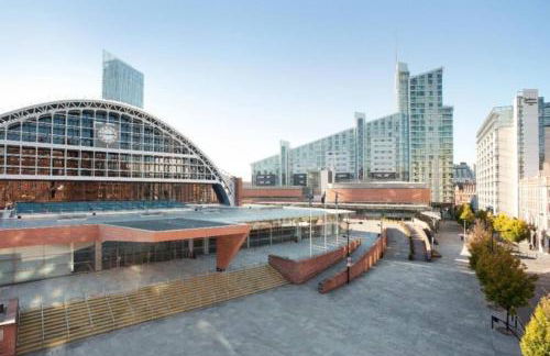 Lets Stay SA Manchester I 2Bed 2Bath l Waterfront l Private Balcony I Relaxing Retreat I Great Location - Foto 56