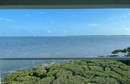 LIC Mgr - LUXURIOUS 2 BED 3 BATH PENTHOUSE SUITE - PANORAMIC OCEAN VIEWS! INDOOR PICKLEBALL - SPEAKEASY! - Foto 18