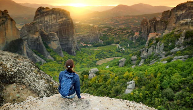 Contemplando il paesaggio al tramonto