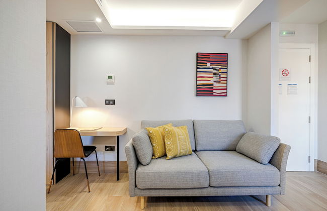 Feelathome Ventas Suites - Photo 22