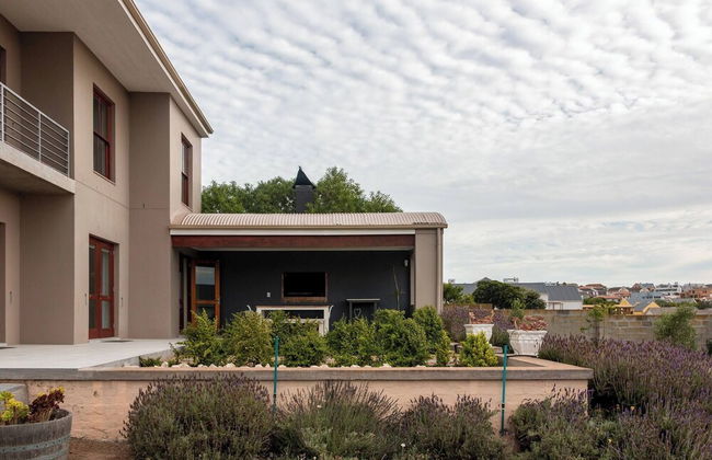 Serene Langebaan Getaway With Garden Views - Photo 50