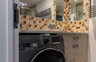 Apartment in Guildford with Parking - Photo 42