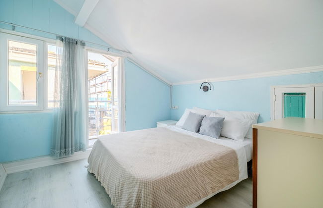 Villa With Terrace Right by the Sea in Urla - Photo 12