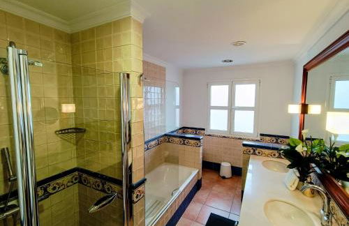 Villa Magnificent 5-star with sea view, jacuzzi and pool - Foto 76