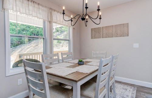 Rustic Chic Mountain Home 15 min from DT Asheville - Foto 8