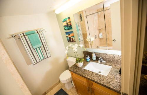 Tropical Studios at Marine Surf Waikiki - FREE PARKING - BEST LOCATION - FULL KITCHEN - SWIMMING POOL - Foto 104