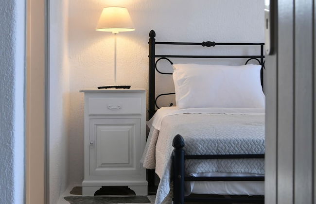 Santa Flora 3 bedroom House - Photo 2