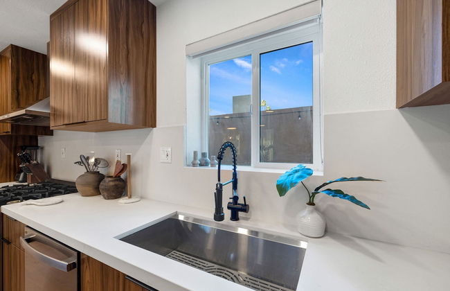 The Maya - Entire Hotel Buyout - Private Gym - Private Game Room - Private Living Area - Foto 49