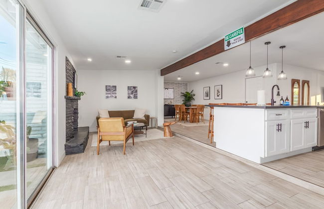 The Melrose ASU Pool Workspace Firepit - Photo 13