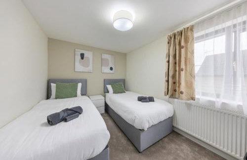 The Belvedere Stay - Free Parking, Spacious Garden, Super King Bed - Foto 36