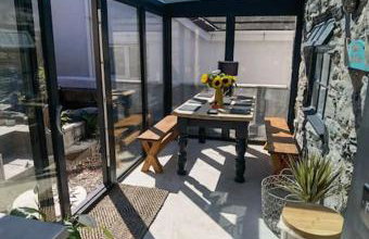 Brynglas Cottage with Hot Tub, Anglesey. - Foto 53