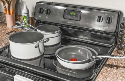 Cozy Getaway Near City Center - Foto 47