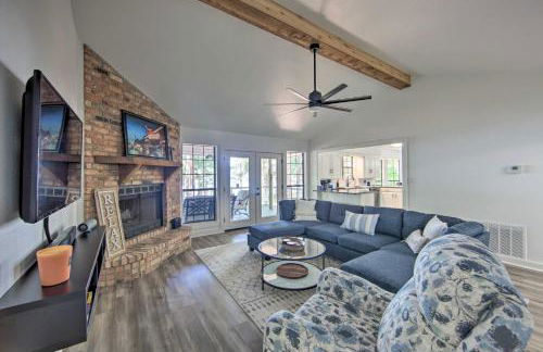 Luxe Lakehouse with Sunset Views on Lake Palestine! - Foto 1