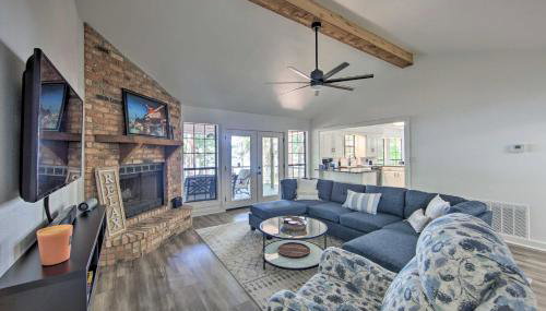 Luxe Lakehouse with Sunset Views on Lake Palestine! - Foto 1