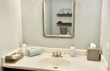 The 1900 House 1 Block From DT - Foto 12