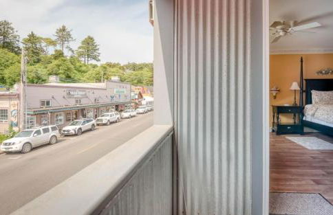 Bayfront History - Anchor Pier Lodge - Photo 10