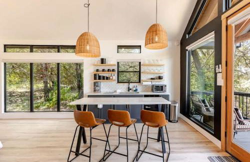 Modern Farmstay Cabin with Friendly Animals, Pond Views & Nature Trails Near Cedar Creek, Texas - Photo 6